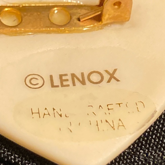 Vintage LENOX Collection Peaceful Heart White Dove Gold Trim Brooch Pin - Picture 6 of 9